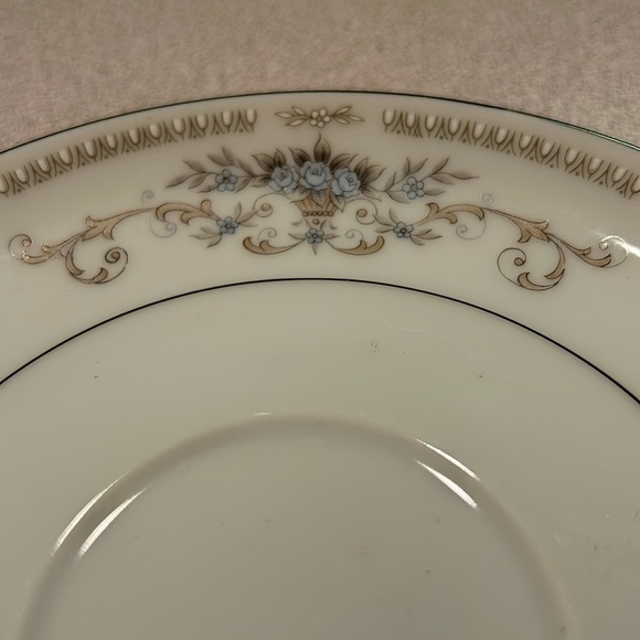 Tea Cup and Saucer “Grantcrest Bouquet” Cup and Wade “Diane” of Japan Saucer - Picture 5 of 6